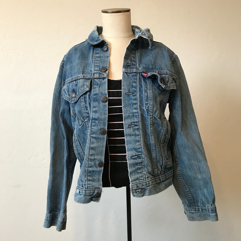 ❤️SOLD❤️Vintage Levi's Denim Jacket - Picture 2 of 8